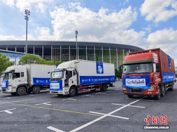 宜人配资 第八届进博会首批展品进馆